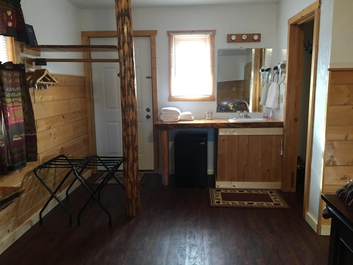 دوبويس Chinook Winds Motel المظهر الخارجي الصورة