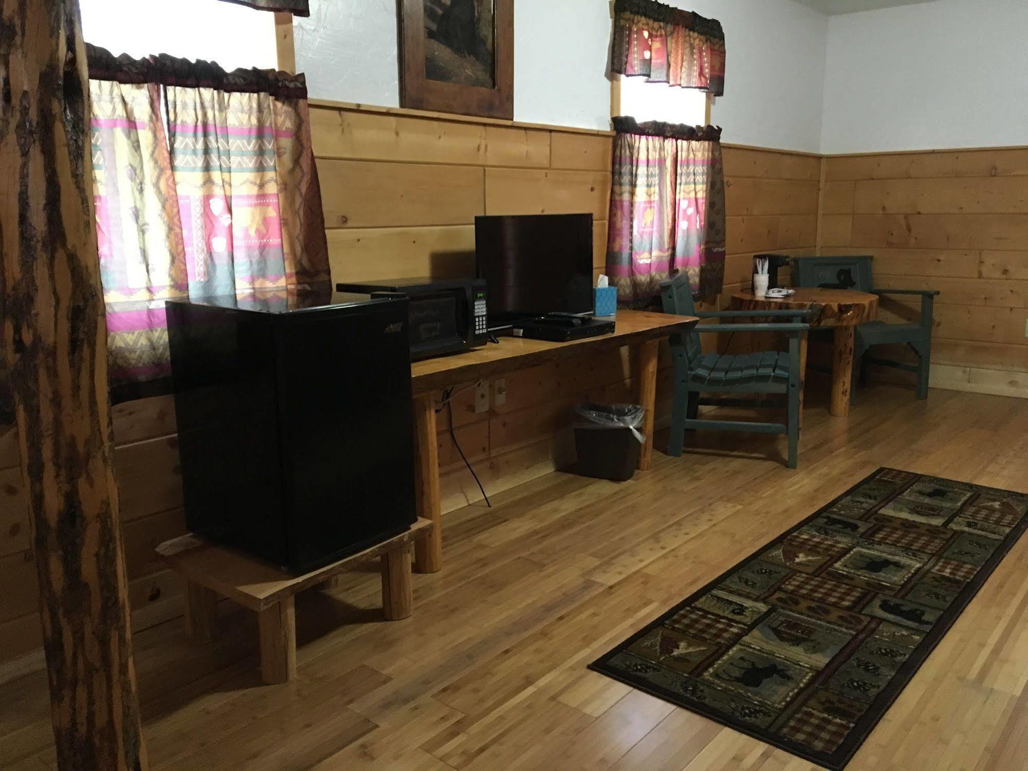 دوبويس Chinook Winds Motel المظهر الخارجي الصورة