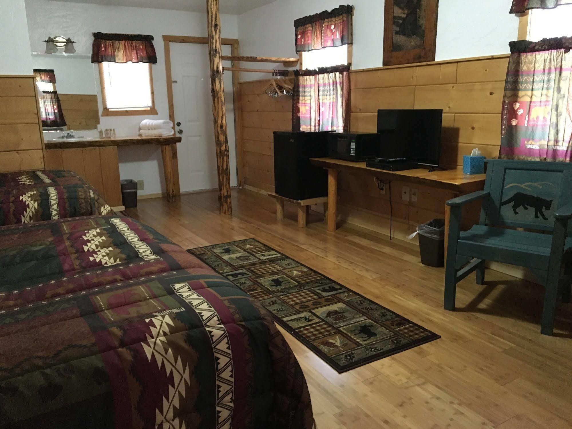 دوبويس Chinook Winds Motel المظهر الخارجي الصورة
